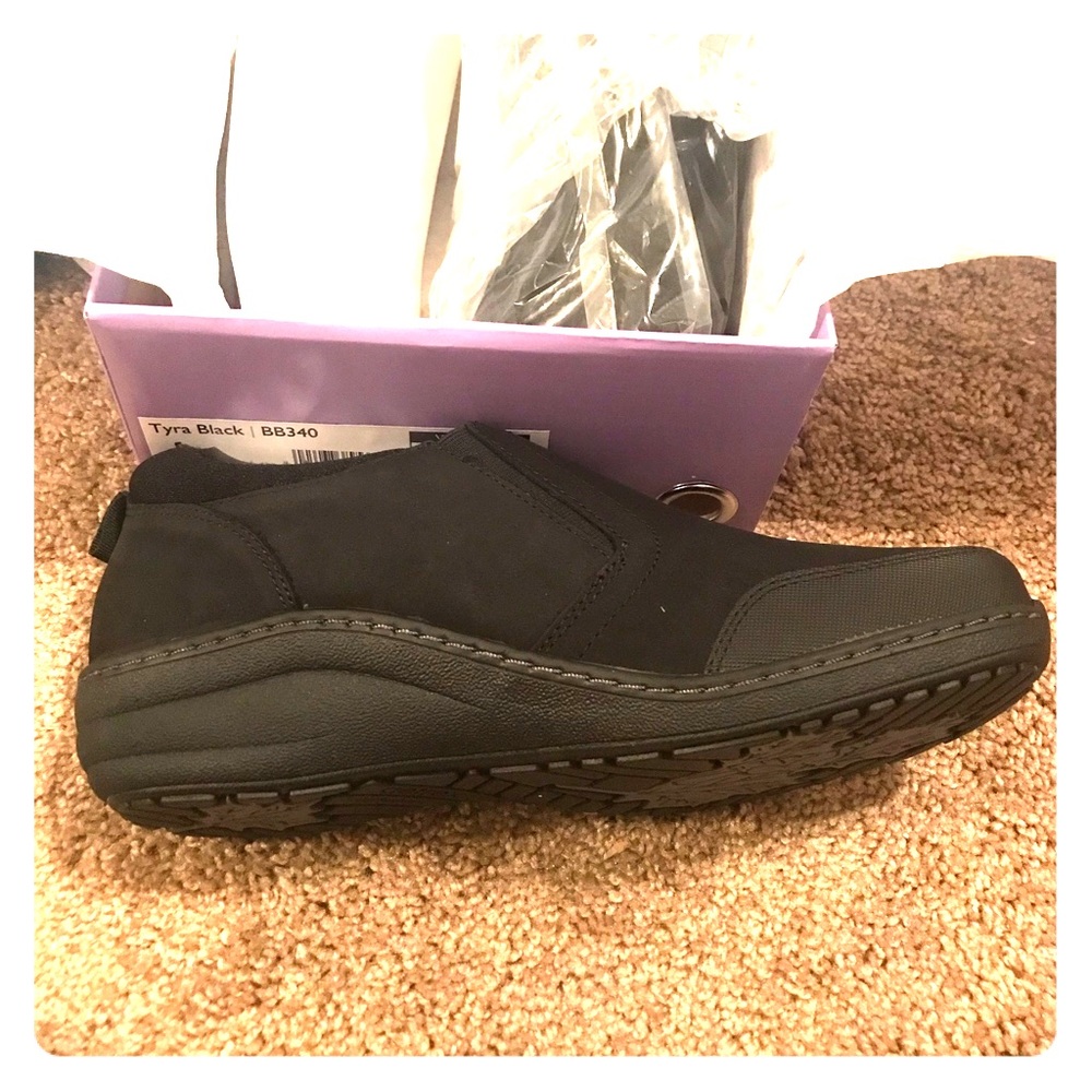 Aetrex Tyra shoes in black